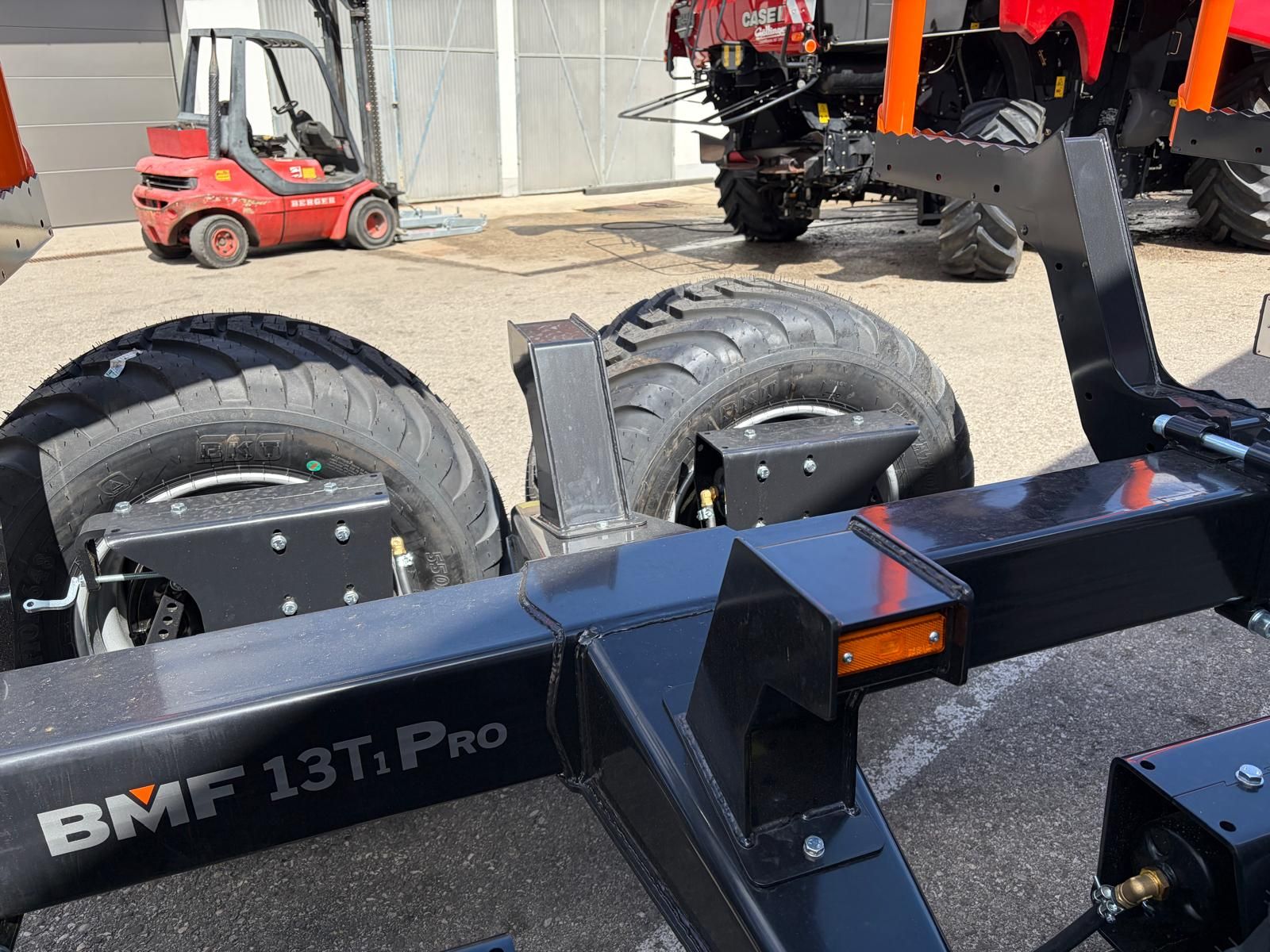 BMF 13T1 mit BMF 905 HP Kran
