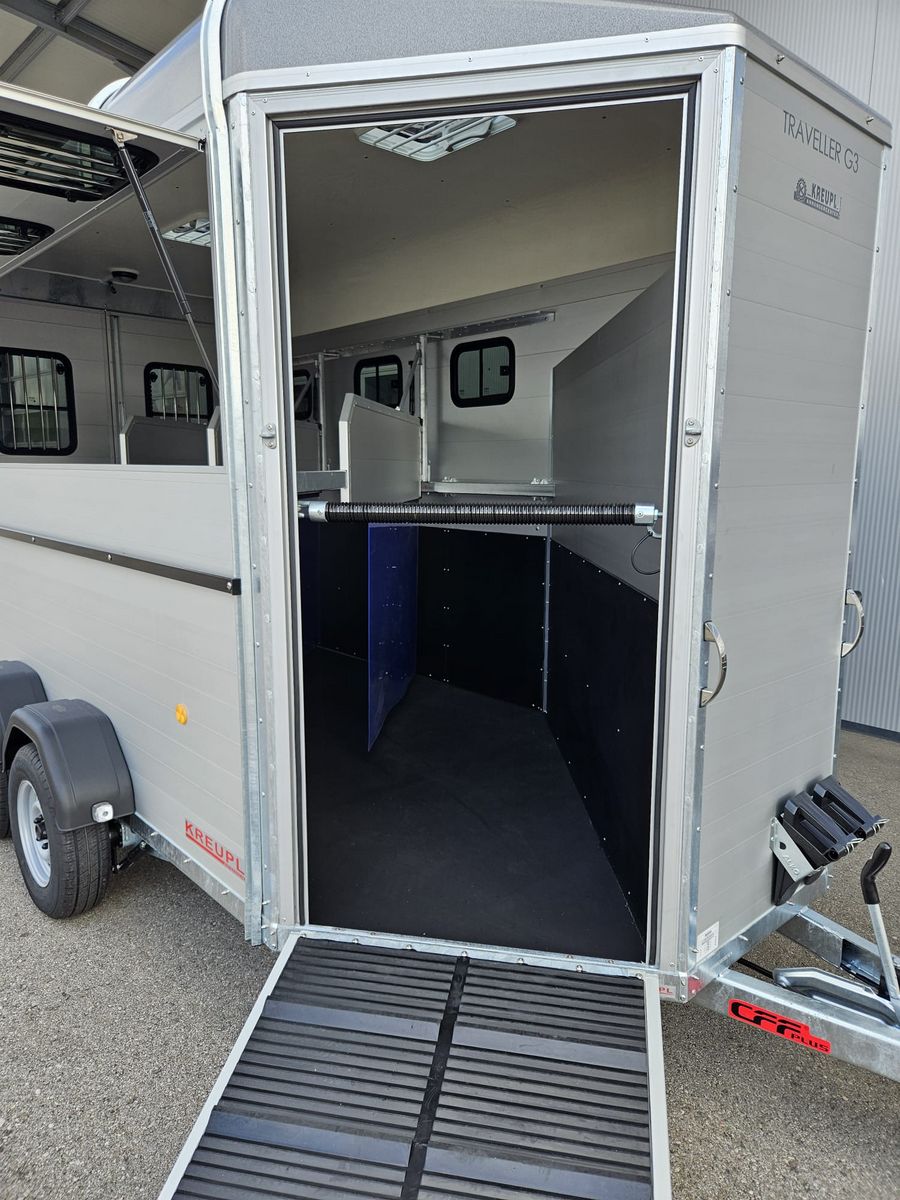 Böckmann Pferdeanhänger Traveller G 3 mit Zubehör AKTION