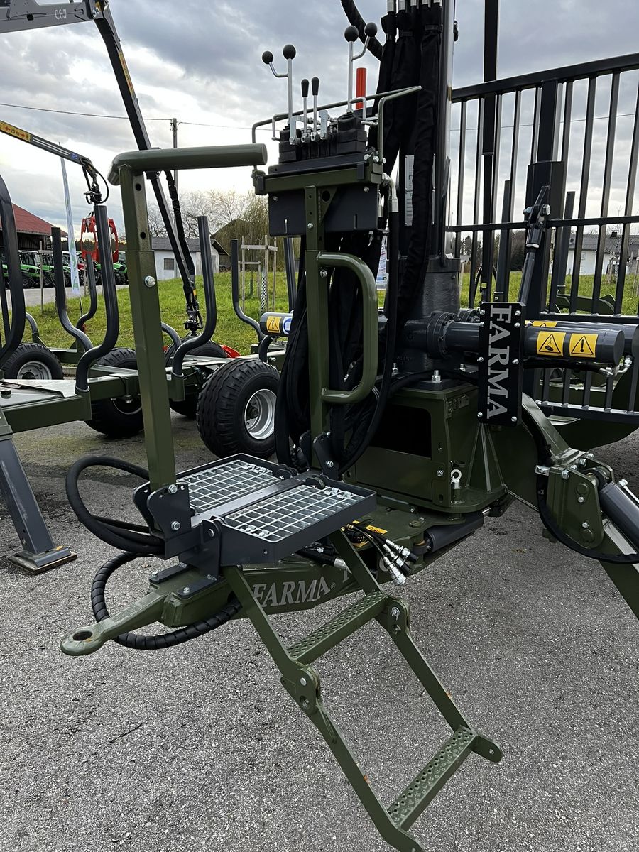 Farma T10 G2 mit C 7,2m G2 Kran
