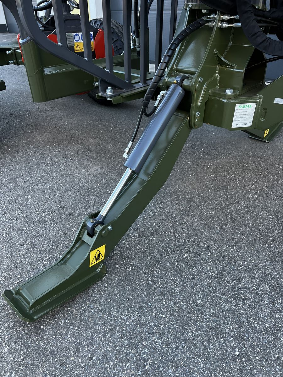 Farma T6 mit C4,6D G2 Forstkran