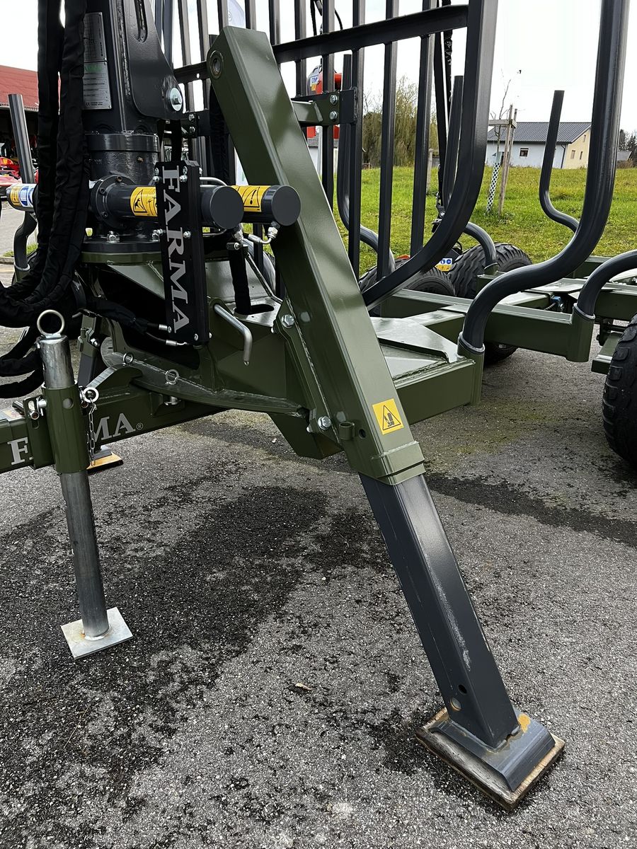 Farma T9F mit C 6,7m G3 Kran